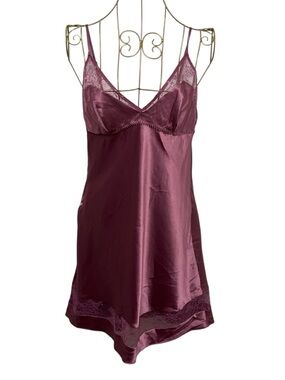 VICTORIA’S SECRET Silky Lace-Trim Chemise in Mauve Slip Size Medium